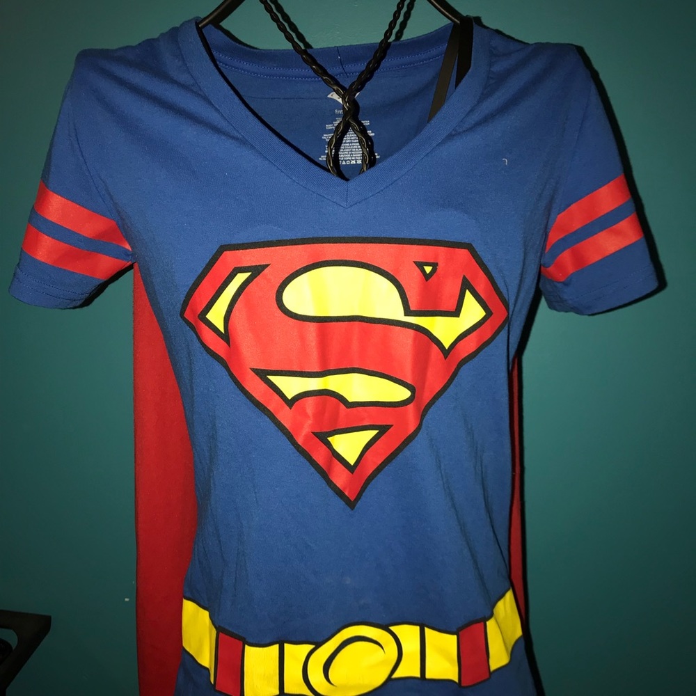 SUPERMAN SHIRT W CAPE